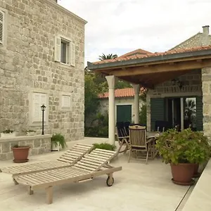 Old Town Hacienda Apartment Split